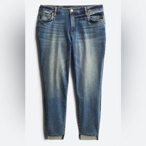 Women’s 16W, Inseam 27.5”, Kut From the Kloth